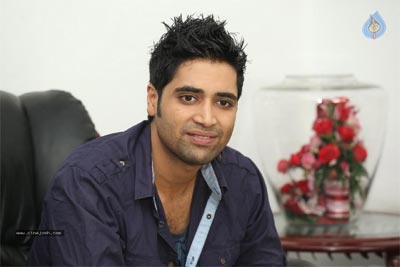 actor adivi sesh,adivi sesh in dongata,laxmi mandhu,director vamsi krishna  సినీజోష్‌ ఇంటర్వ్యూ: అడివి శేష్‌